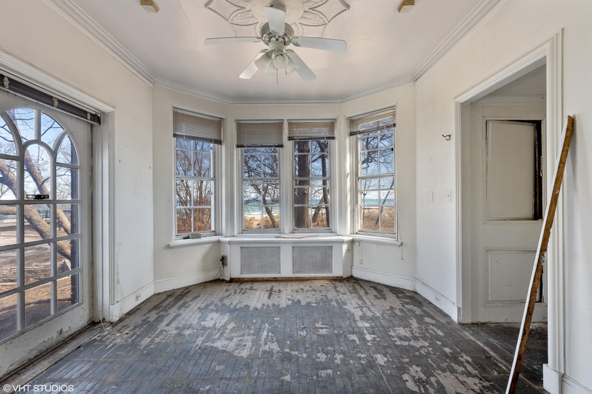 Interior of Harley Clarke Mansion